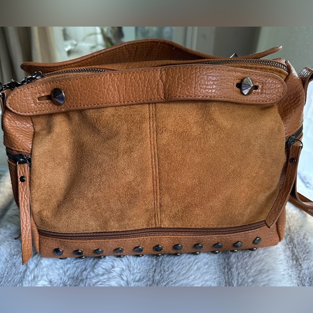 Ella & Elly brown rivet studded crossbody bag - Picture 3 of 10